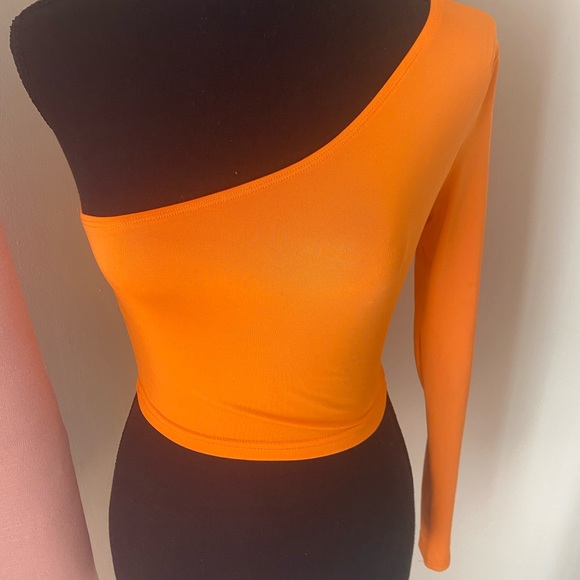 Orange crop , one shoulder , stretchy nylon fabric - Picture 2 of 3